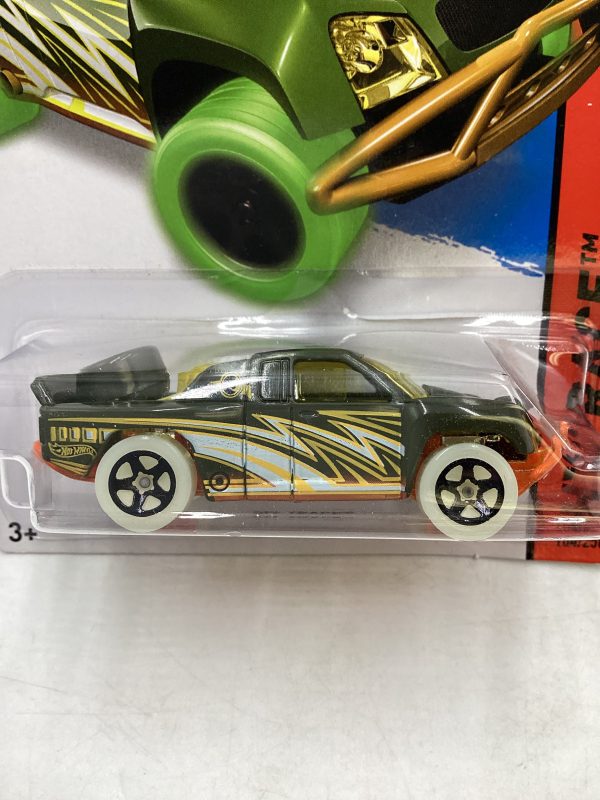 2014 Hot Wheels Treasure Hunt #184 Off Track Green 277R Online